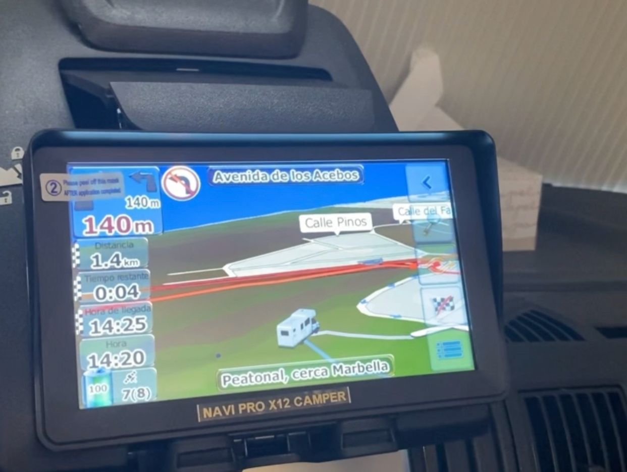 Navi Pro X12 navegando cerca de Marbella