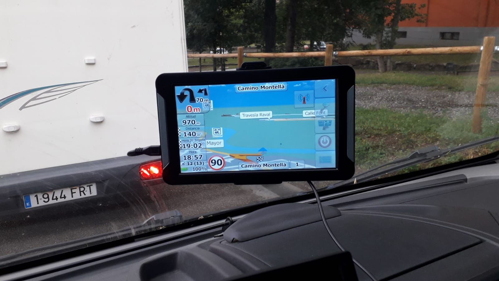 GPS navegando siguiendo autocaravana